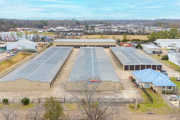 Exterior view of Devon Self Storage - Ridgeland