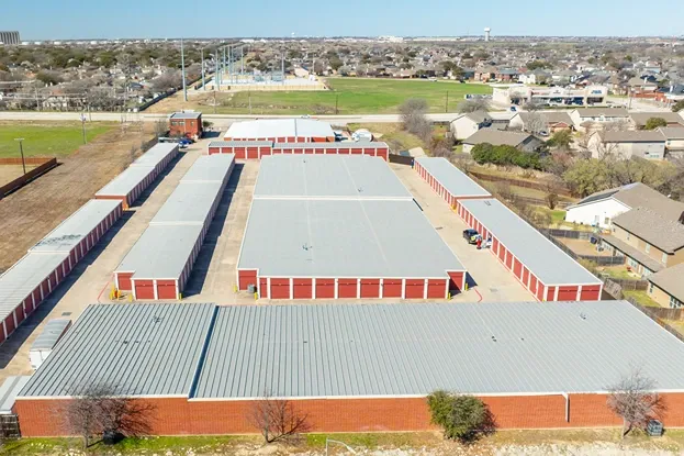 Exterior view of Devon Self Storage - Fort Worth