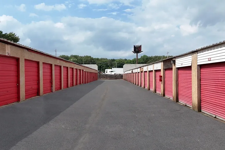 Exterior image of Devon Self Storage units in Oakhaven, Memphis