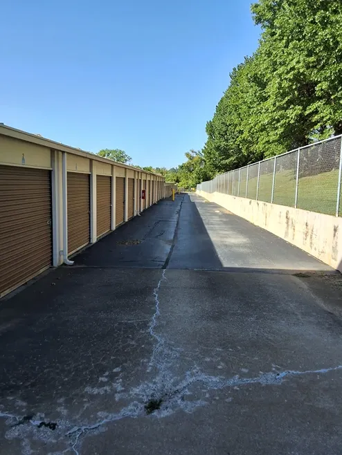 Row of storage units, Self Storage in Cape Girardeau, MO on 1678 Kingsway Drive