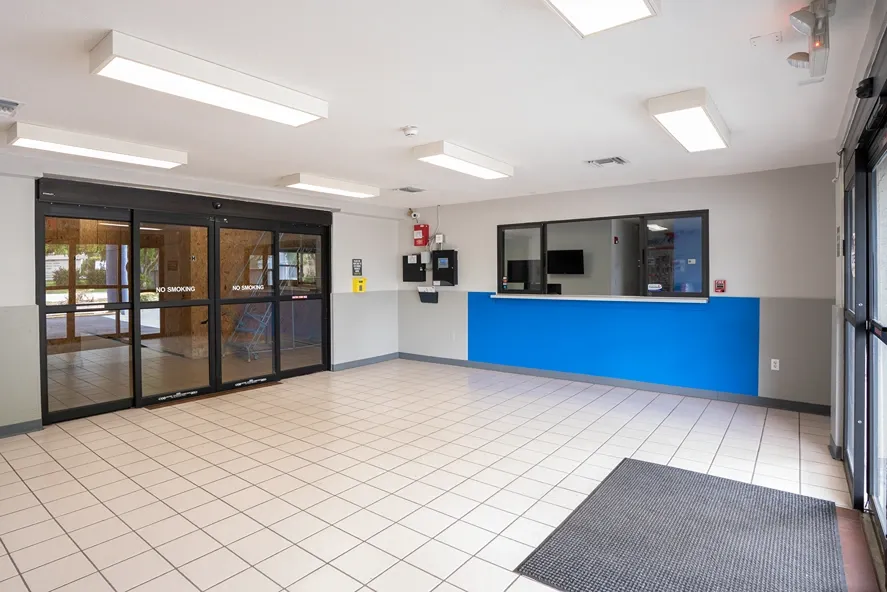 Customer service area 