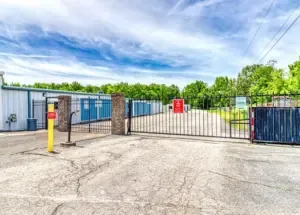 Gated entry to storage units Springfield TN