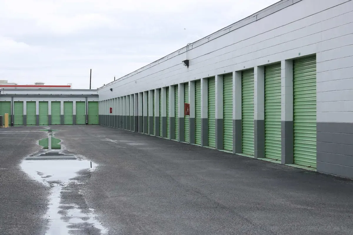 Drive-up units at Devon Self Storage in NW Tampa.