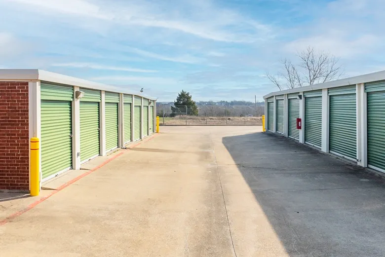 Self Storage in Greenville, TX, drive up storage