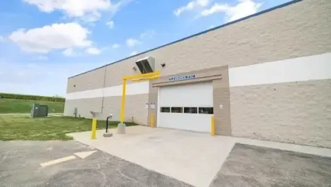Loading area for drive thru self storage Devon Self Storage Cedar Rapids, IA