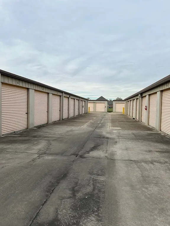 outdoor, drive up storage units, Devon Self Storage - Broussard