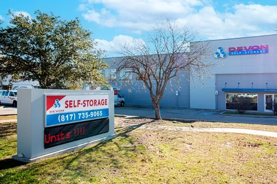 Storefront with sign of self storage in Southwest Fort Worth, TX