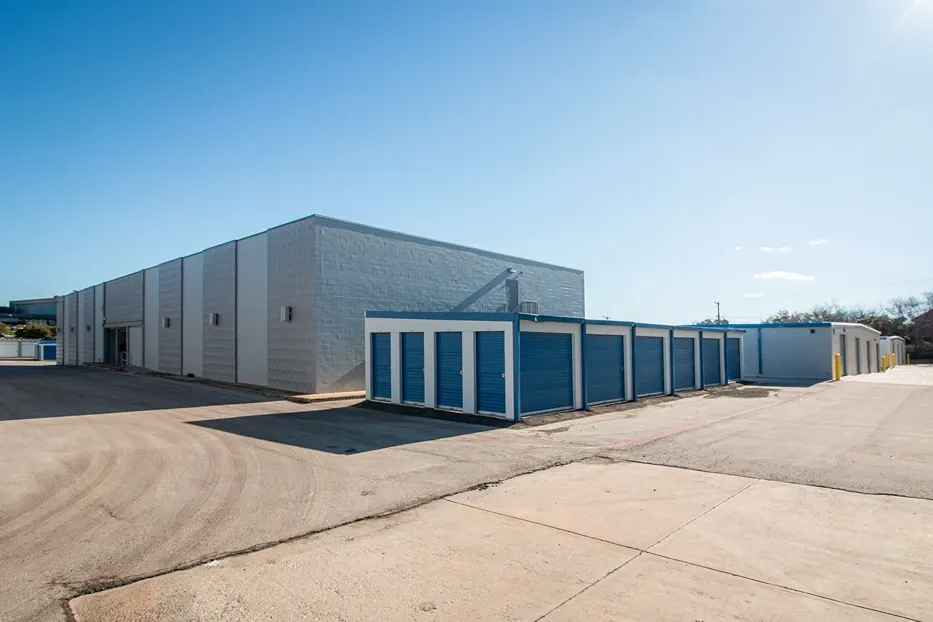 Drive up storage option, Self Storage in Southwest Fort Worth, TX