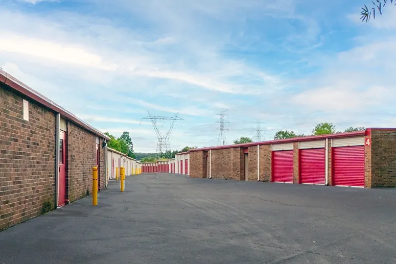 Exterior image of Devon Self Storage units in North Cordova, TN