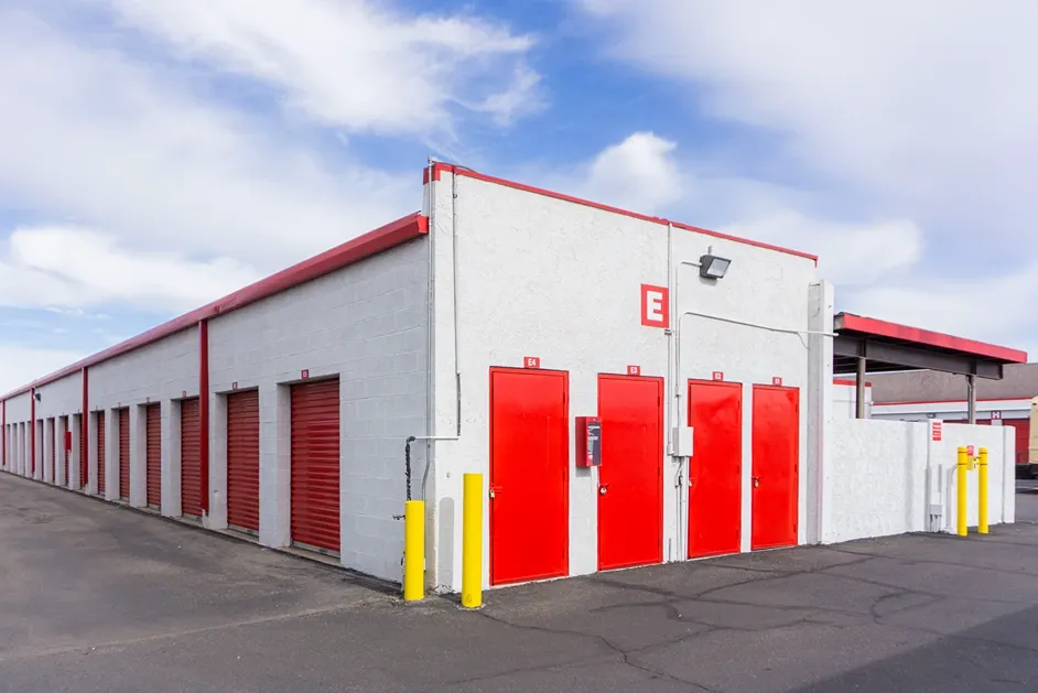 OutdoMesa Arizona, Devon Self Storage, Mesa Arizonaor, clean, drive up storage Devon Self Storage - West Mesa