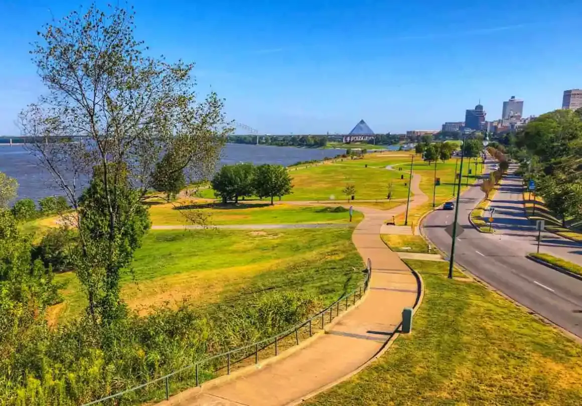 Devon-Memphis-Mississippi-River-Park.webp