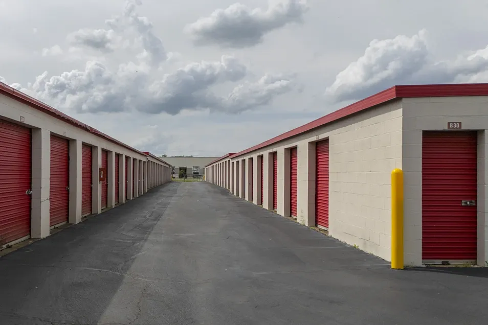 Exterior View of Devon Self Storage Outdoor Units