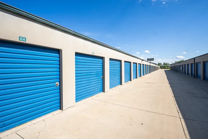 Exterior Image of Devon Self Storage outdoor units in Milwaukee, WI