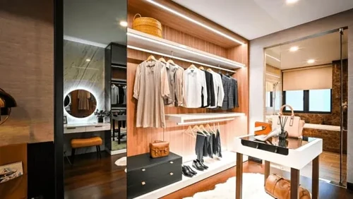 Walk in closet.