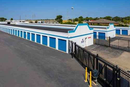 Devon Self Storage Troy, Illinois - 1585 Troy O'Fallon Road storage facility exterior view