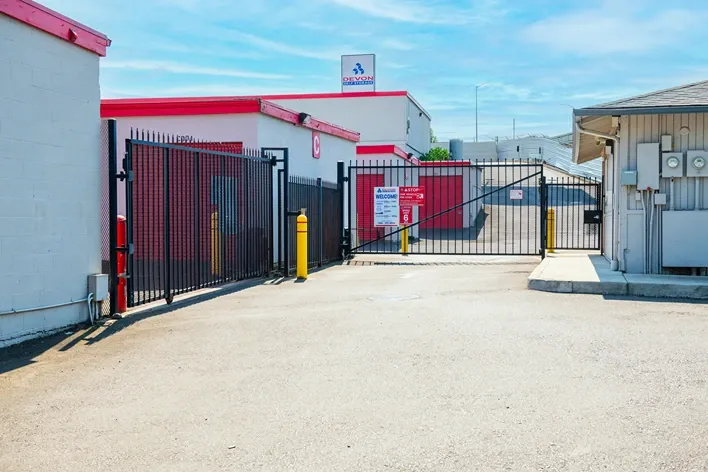 Exterior image of Devon Self Storage access gate Schmeer Road