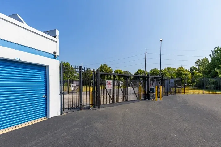 Devon - Exterior Gate Access, in Troy, IL on 1585 Troy O'Fallon Rd