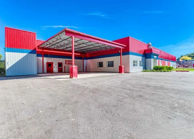 Outdoor view of Devon Self Storage- Ball Ave. Covered drive up for access to storage units in Grand Rapids, MI.