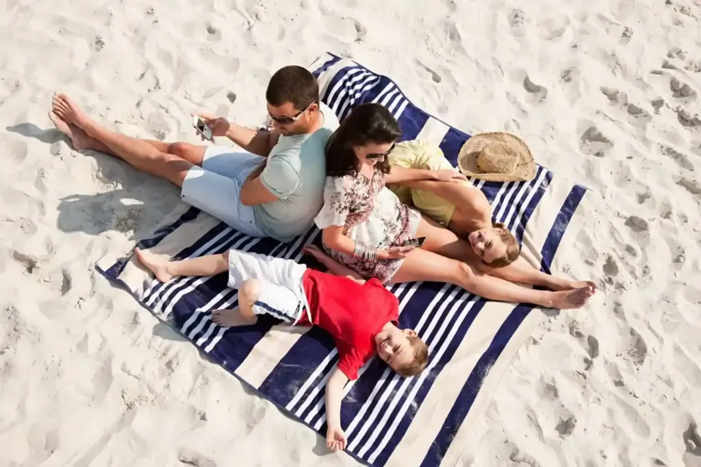 beachFamily-1024x682.webp