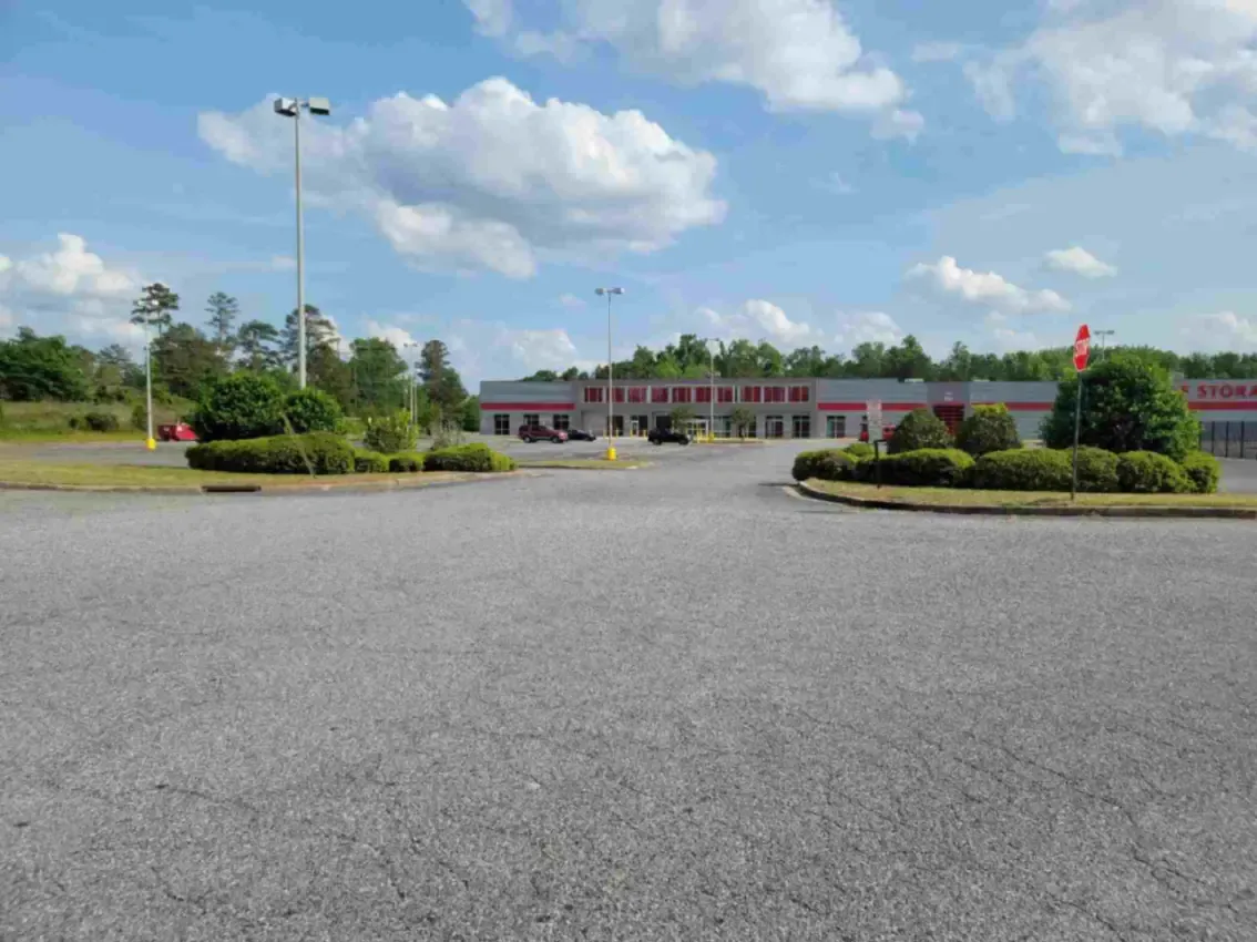 Exterior of Devon Self Storage in Macon.