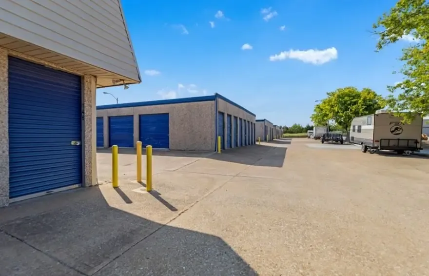 Drive-up units at Devon Self Storage in Ardmore.
