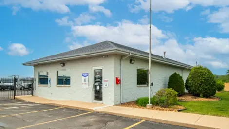 Exterior Image of Devon Self Storage facility in Lynwood, IL