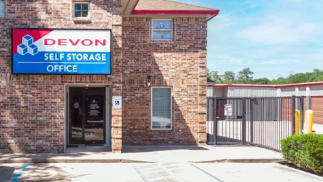 Storefront Self Storage Units in Conroe, TX, on Gladstell Road
