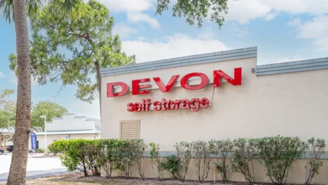 Devon self storage building sign