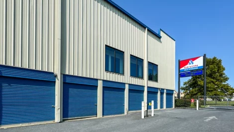 Devon Self Storage - Harrisburg outdoor storage blue doors, drive up