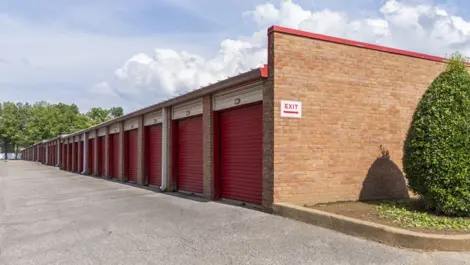 Exterior Image of Devon Self Storage Drive Up Units