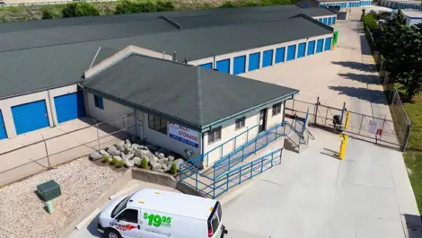 Exterior Image of Devon Self Storage facility in Milwaukee, WI