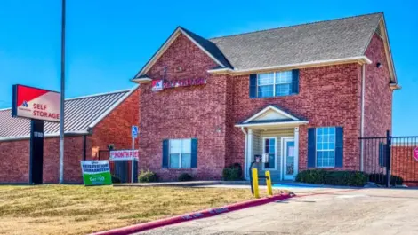 Entry into Devon Self Storage in Sherman, Texas