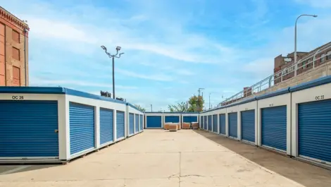 Exterior Unit image of Devon Self Storage in Chicago, IL