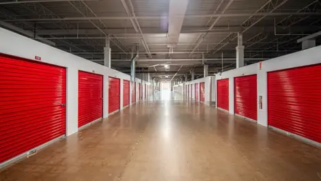 Interior drive isle image at Devon Self Storage Grand Rapids