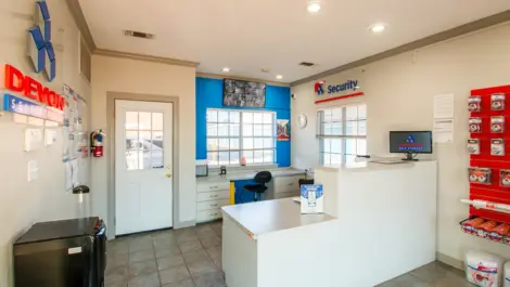 Devon - Interior Office