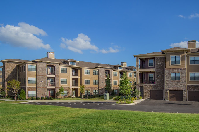 Devon Self Storage Bixby near Atria Apartments in Bixby, OK