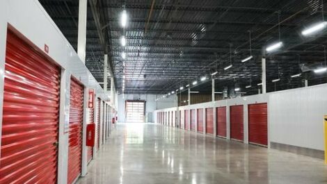 Drive-up units at Devon Self Storage in Macon.