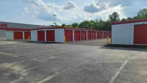 Drive-up units at Devon Self Storage in Macon.