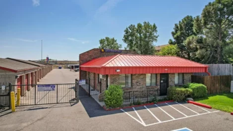 Gated access storage facility in Northglenn, CO