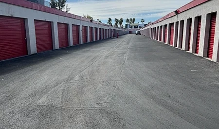 Wide lanes to drive up storage units Self Storage Units in Las Vegas, NV, Storage Units