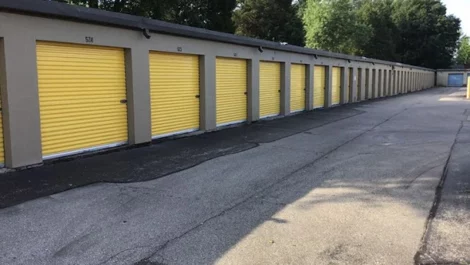 outdoor storage, Devon Self Storage - Dixie Highway