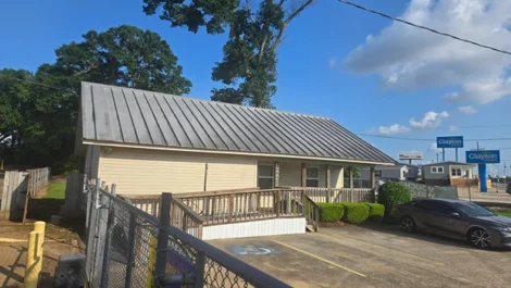 Accessible entry to Devon Self Storage - 2888 Evangeline