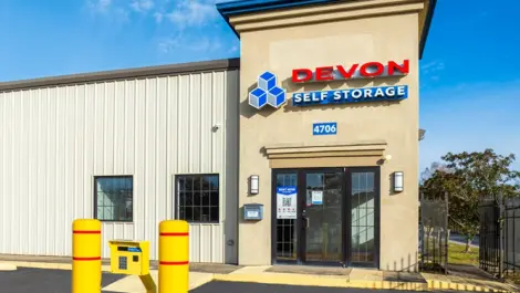 Store front of Devon Self Storage Lafayette, LA