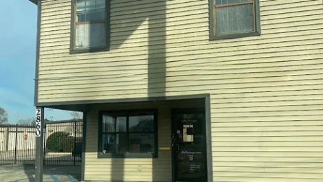 Entrance to Devon Self Storage - 2860 Evangeline