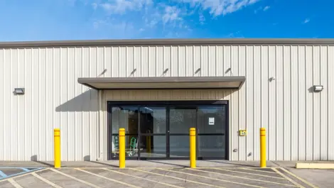 Storage entrance at Devon Self Storage in Lafayette, LA, on Congress Street