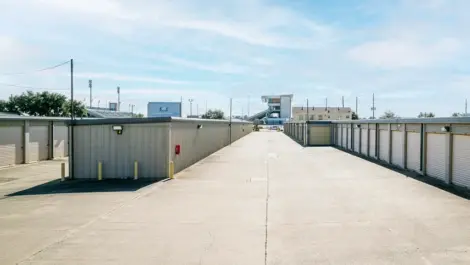 Devon Self Storage in Katy, TX drive up storage