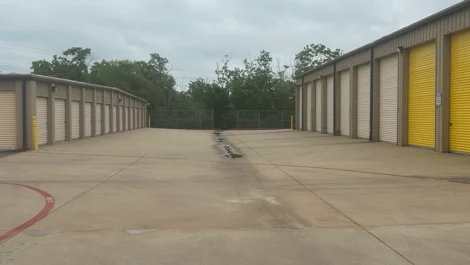 Devon Self Storage - Fairway Plaza, drive up storage