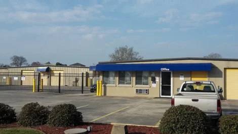 store front storage facility, Devon Self Storage - Broussard