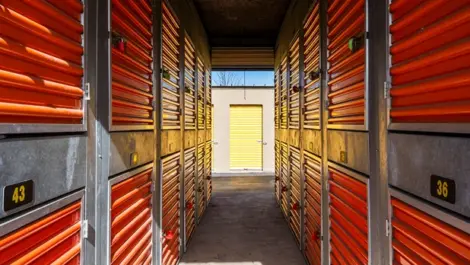 Interior image of Devon Self Storage lockers 7437 Garners