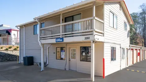 Exterior view Devon Self Storage - Duluth